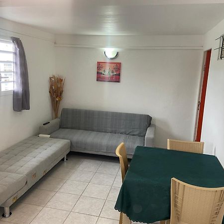 Logement De 40M2 Avec Terrasse, Moderne Et Equipe Petit-Canal Exterior foto