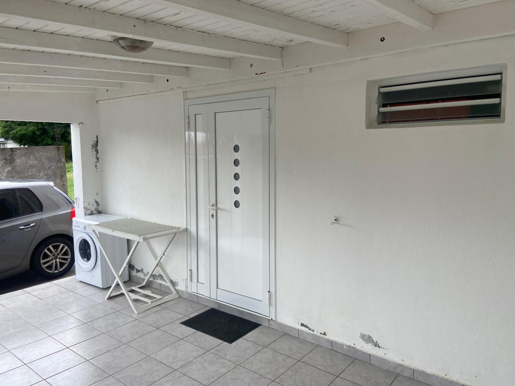 Logement De 40M2 Avec Terrasse, Moderne Et Equipe Petit-Canal Exterior foto